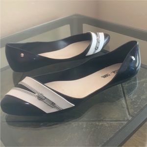 melissa + KARL LAGERFELD ‘Trippy Zipper’ Black/White Flat Ballerina